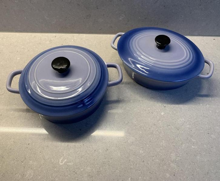 2 vuurvaste potjes 15,5 cm en 20,5 cm, Huis en Inrichting, Keuken | Servies, Zo goed als nieuw, Overige typen, Overige stijlen