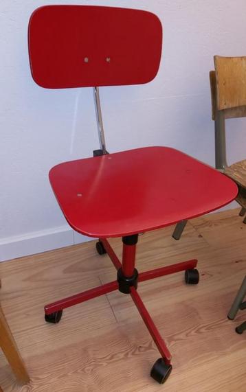 Retro bureaustoel beschikbaar voor biedingen