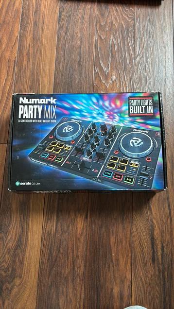 numark party mix dj controller beschikbaar voor biedingen
