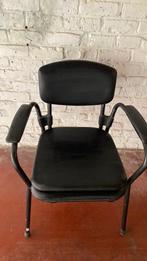 Toiletstoel, Ophalen