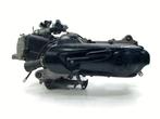 MOTORBLOK E4 Peugeot Kisbee 4T (01-2013/-) (139QMB-J), Fietsen en Brommers, Brommeronderdelen | Algemeen, Overige typen, Gebruikt