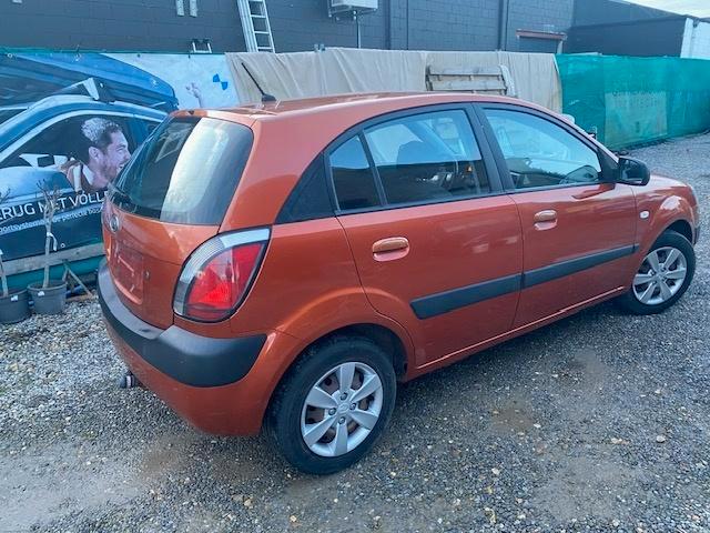 Kia Rio 1.4 essence Climatiseur, Autos, Kia, Entreprise, Rio, ABS, Air conditionné, Attache-remorque, USB, Rétroviseurs extérieur chauffants