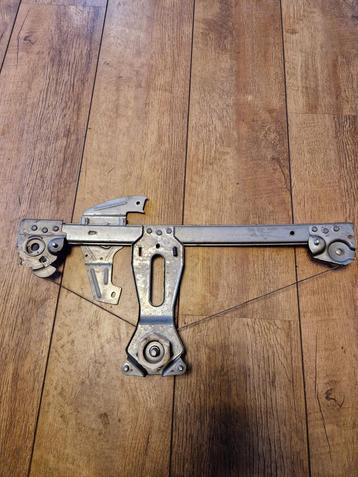 Raammechaniek LV Peugeot 107 Citroën C1 Toyota Aygo LHARM698 beschikbaar voor biedingen