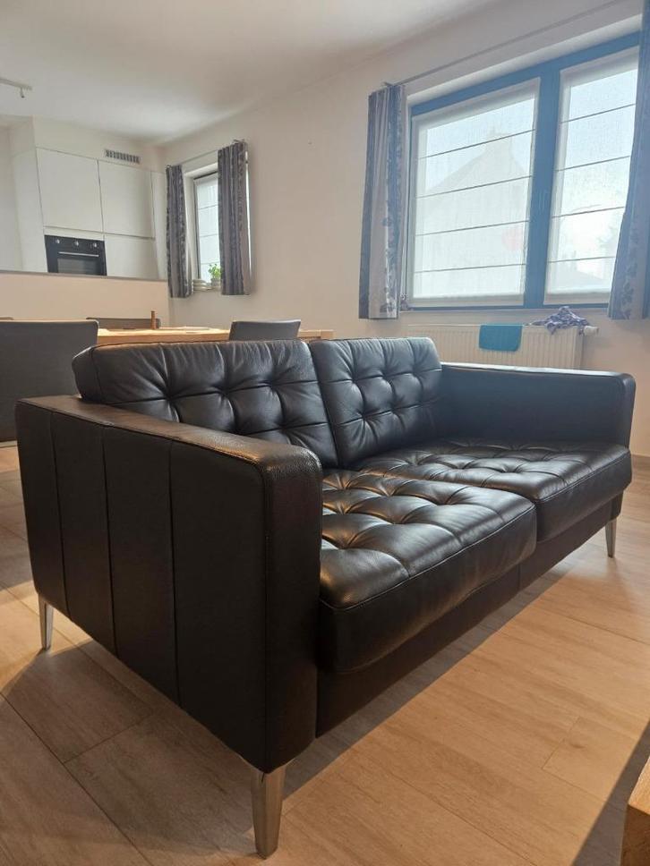 LANDSKRONA 2-zitsbank zwarte lederen zetel, Huis en Inrichting, Zetels | Zetels en Chaises Longues, Leer, Ophalen