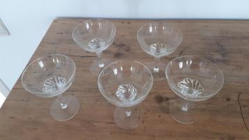 kristallen champagneglazen beschikbaar voor biedingen