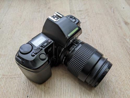 Nikon F801, Nikkor AF 35-70mm met strap, Audio, Tv en Foto, Fotocamera's Analoog, Zo goed als nieuw, Nikon, Ophalen of Verzenden