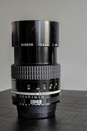 nikkor F 135mm F 2.8 disponible aux enchères