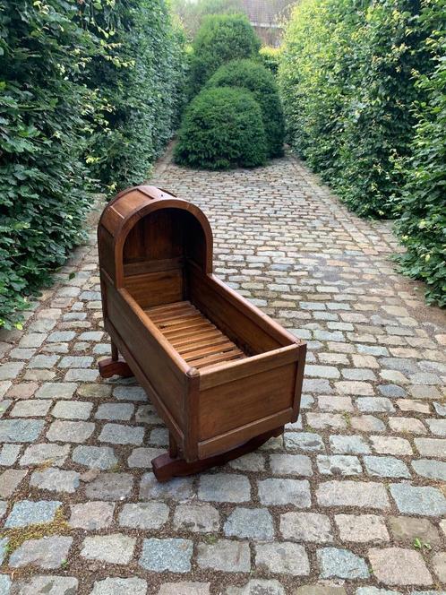 Antieke houten wieg – handgemaakt, ca. 100 jaar oud, Antiek en Kunst, Antiek | Overige Antiek, Ophalen