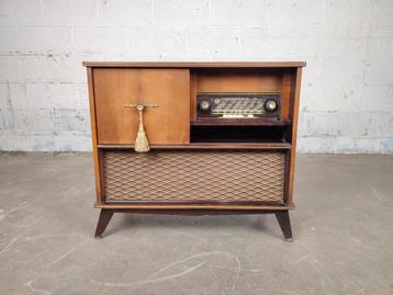 Vintage radio meubel beschikbaar voor biedingen