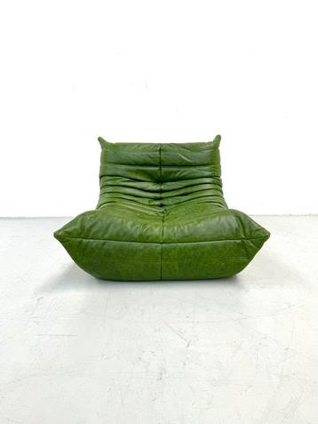 Togo 1-seater in Green Leather by Ducaroy for Ligne Roset. beschikbaar voor biedingen