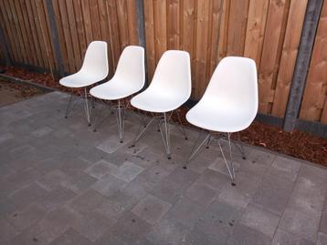 Vitra Eames, Huis en Inrichting, Stoelen, Wit, Design, Ophalen of Verzenden, Zo goed als nieuw