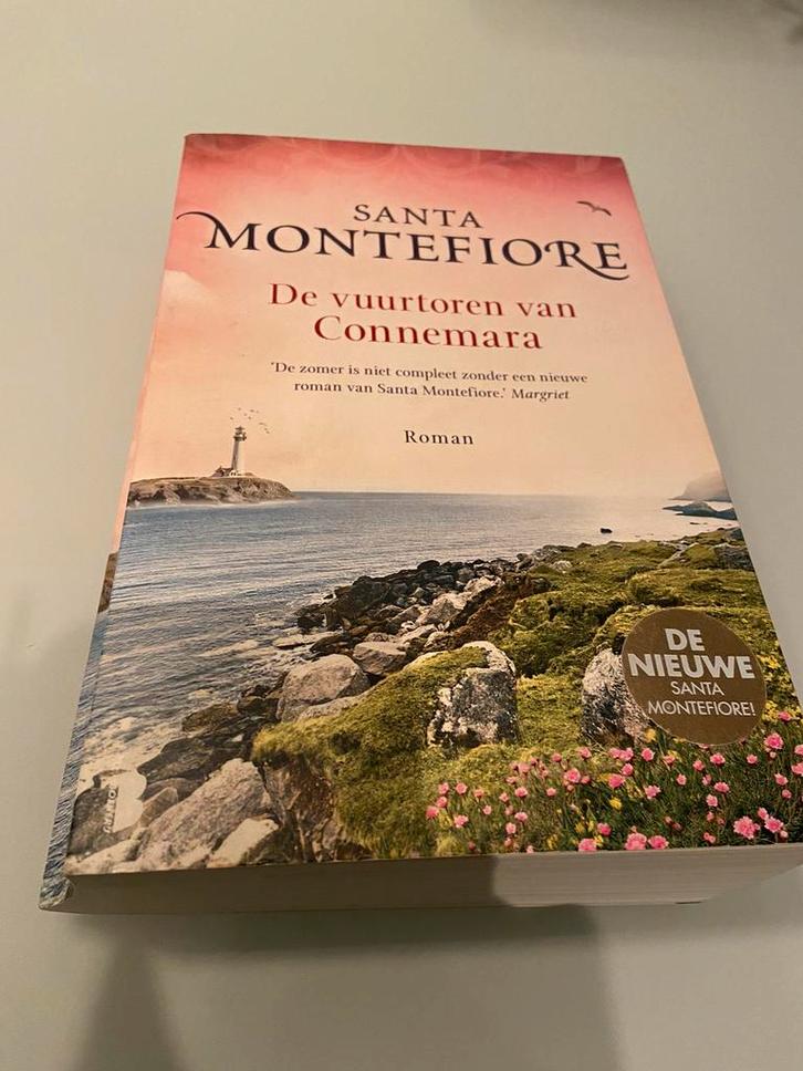 Santa Montefiore - De vuurtoren van Connemara, Boeken, Literatuur, Zo goed als nieuw, Ophalen