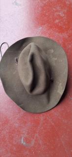 Chapeau instructeur, Enlèvement