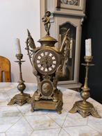 une belle horloge en bronze fonctionne, Antiek en Kunst, Antiek | Klokken, Ophalen of Verzenden