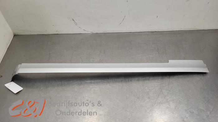 Schuifdeur Rail rechts van een Mercedes Vito, Auto-onderdelen, Carrosserie, Mercedes-Benz, Gebruikt, 3 maanden garantie, Ophalen of Verzenden