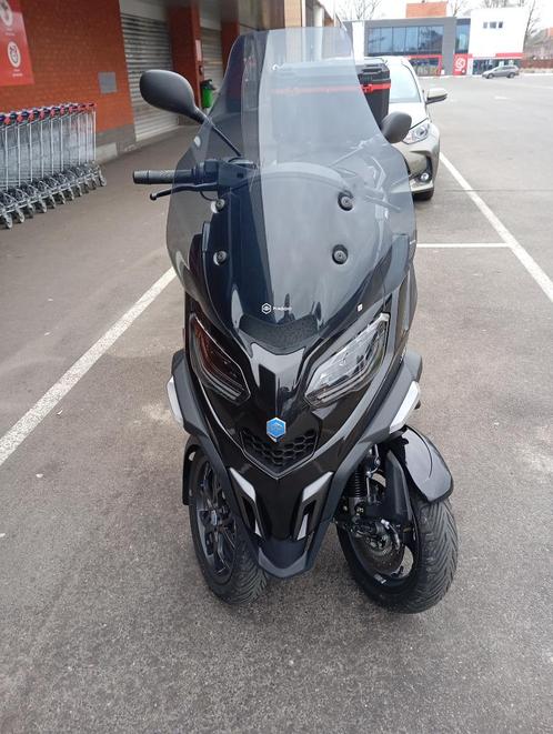 MP3  400CC  SCOOTER, Motoren, Motoren | Piaggio, Particulier, Scooter, 12 t/m 35 kW, 1 cilinder, ABS, LED Verlichting, Traction Control