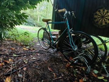 Bertin koersfiets met werk aan