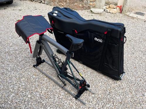 Sac voyage vélo EVOC Road Bike Bag Pro / A louer - Te Huur, Vélos & Vélomoteurs, Vélos | Vélos de course, Comme neuf, Autres marques