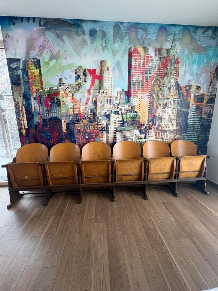 Fauteuils de cinéma vintage — Rangée de 6 — Bon état, Antiquités & Art, Art | Peinture | Moderne, Enlèvement