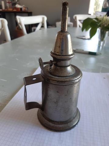 Lampe ancienne " Pigeon " beschikbaar voor biedingen