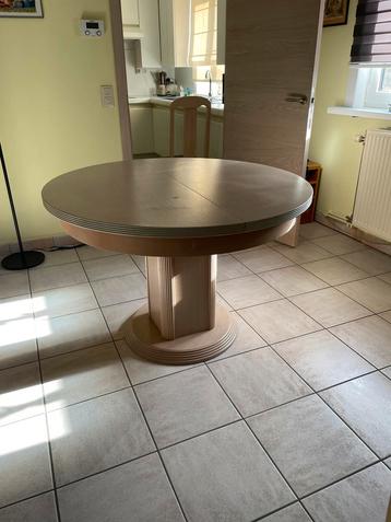Salontafel  en Eettafel, Enlèvement