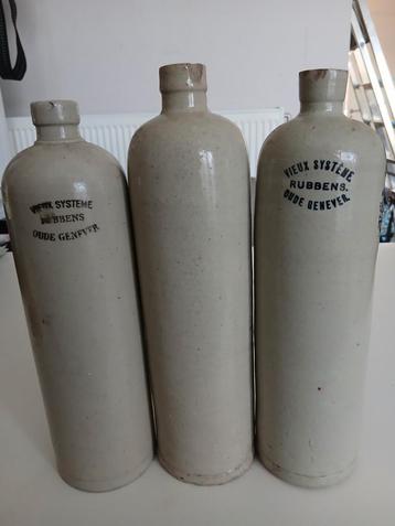 3 oude jenever flessen, decoratie. beschikbaar voor biedingen