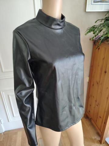' lederen ' blouse van h&m   beschikbaar voor biedingen