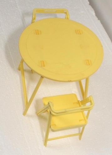 Barbie Magical Motor Home klapstoelen en -tafel beschikbaar voor biedingen