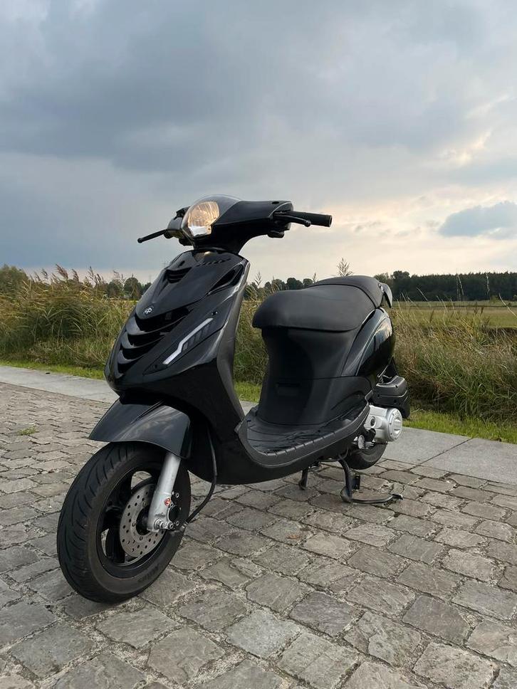 Piaggio zip 4t a klasse ( zie beschrijving ), Fietsen en Brommers, Scooters | Piaggio, Zip, Klasse A (25 km/u), Benzine, Ophalen