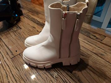 Bottines Tamaris P37 neuves  beschikbaar voor biedingen