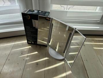 Miroir de maquillage avec lumière beschikbaar voor biedingen