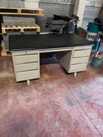 oud ijzeren bureau vintage, Huis en Inrichting, Bureaus, Ophalen, Gebruikt, Bureau