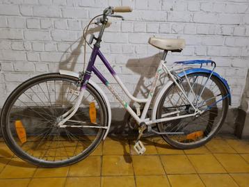 Kinderfiets junior beschikbaar voor biedingen
