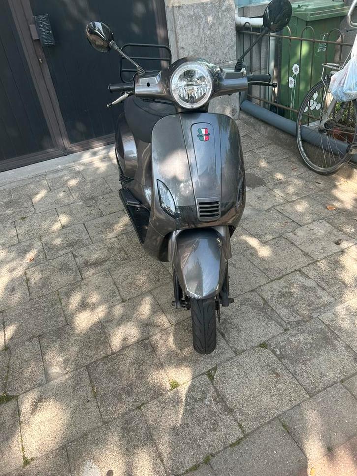 Gts toscana a klasse, Fietsen en Brommers, Snorfietsen en Snorscooters, Gebruikt, Overige merken, Benzine, Ophalen