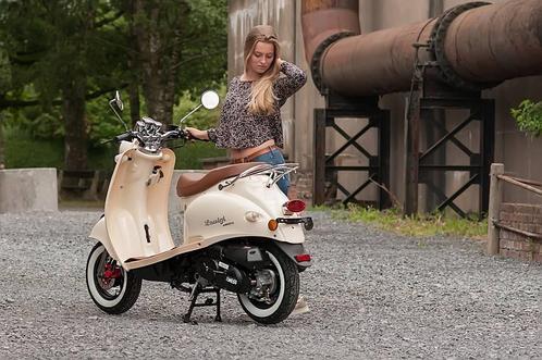 Grootste invoerder van de Benelux vanaf 1550 euro | Topdeals, Fietsen en Brommers, Brommers | Vespa, Nieuw, Ophalen of Verzenden