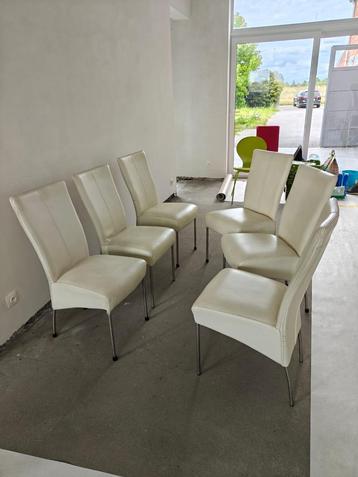 GRATIS Stoelen wit leder beschikbaar voor biedingen