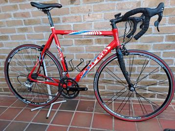 Coppi Diamond racefiets + carbon voorvork, toffe instapper.  beschikbaar voor biedingen