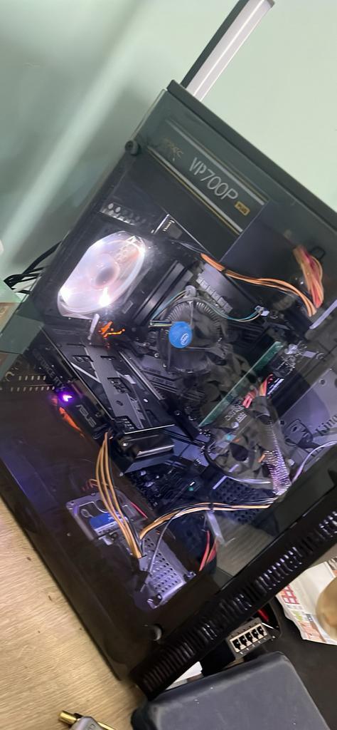 gaming pc en monitor, Games en Spelcomputers, Games | Pc, Gebruikt, Ophalen
