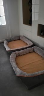 2 grote honden bedden met opstaande rand., Ophalen, Zo goed als nieuw