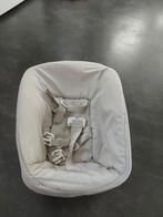 Stokke newborn set oor op een Stokke stoel, Ophalen