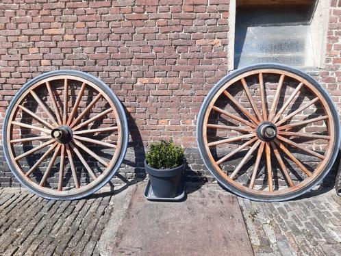 2 authentieke karrewielen, Antiek en Kunst, Antiek | Gereedschap en Instrumenten, Ophalen