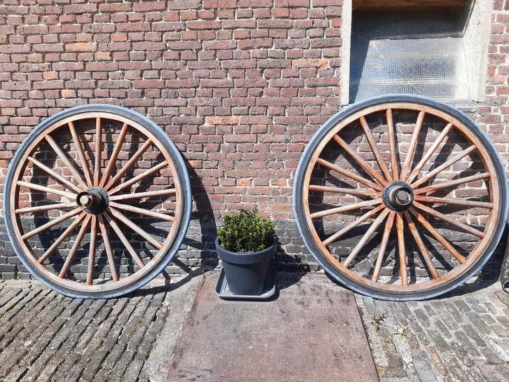 2 authentieke karrewielen, Antiek en Kunst, Antiek | Gereedschap en Instrumenten, Ophalen