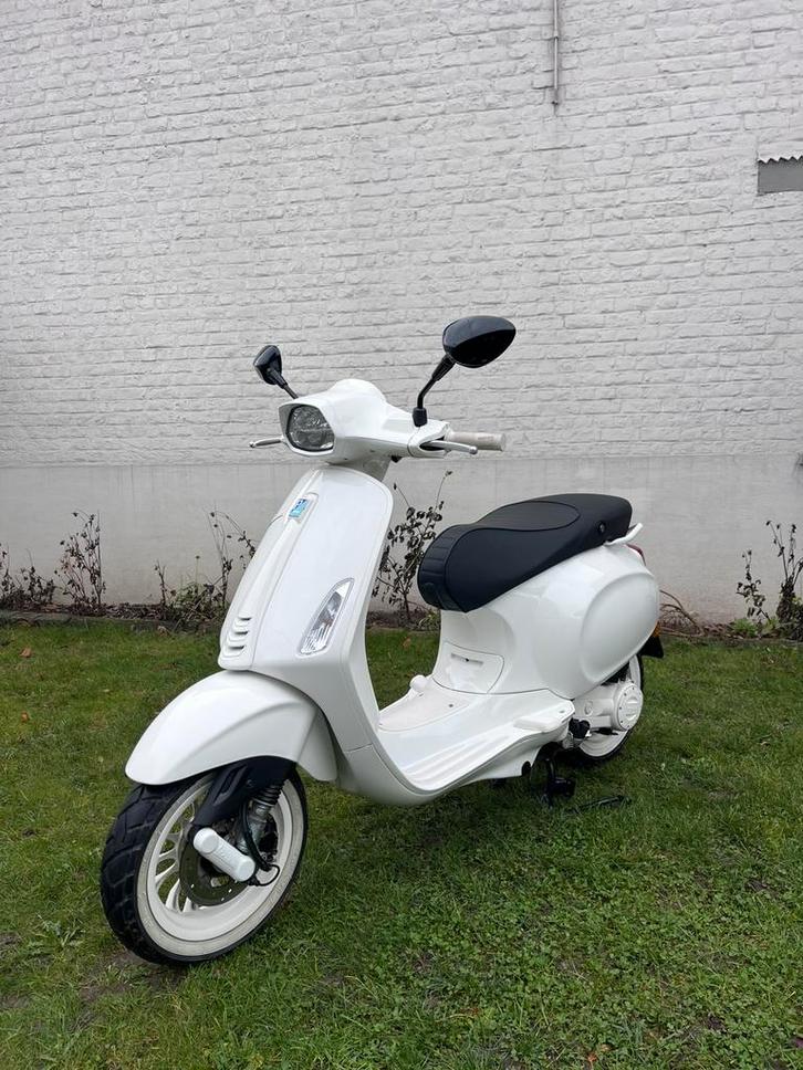 Vespa Sprint B klasse 2024, Fietsen en Brommers, Brommers | Vespa, Zo goed als nieuw, Overige modellen, Klasse B (45 km/u), Ophalen