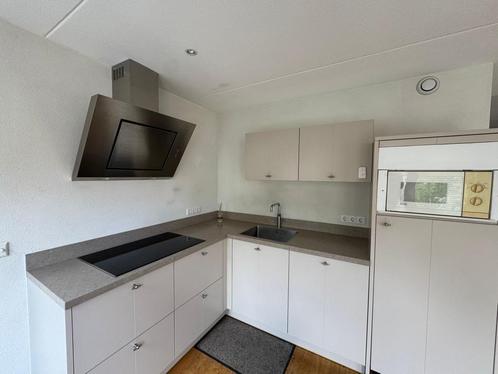 Prachtig zandkleurige hoekkeuken incl. Quooker GEDEMONTEERD, Huis en Inrichting, Keuken | Complete keukens, Zo goed als nieuw