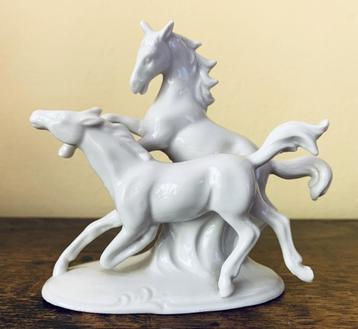 Figurine vintage en porcelaine blanche Wild Horses Wagner &, Enlèvement ou Envoi