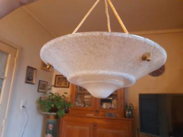 mooie oude opaline hanglamp in perfecte staat beschikbaar voor biedingen