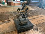 Vintage bronzen beeldje wielrenner op marmeren sokkel, Ophalen of Verzenden, Brons