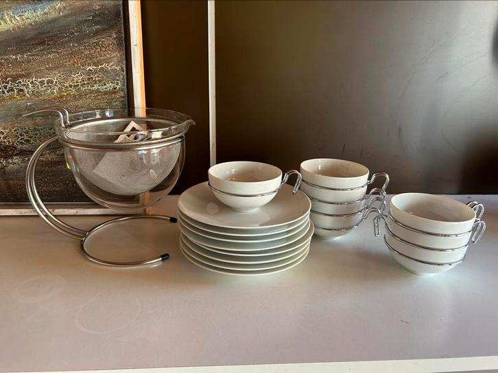 Mono Filio teapot and Gemiini porcelain tea cups set, Antiek en Kunst, Kunst | Designobjecten, Ophalen