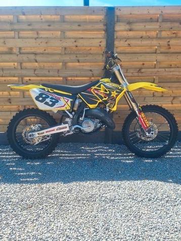 Suzuki RM125 crossmotor beschikbaar voor biedingen