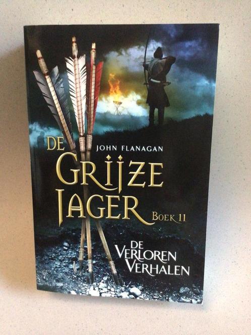 John Flanagan - De verloren verhalen - prima staat, Boeken, Kinderboeken | Jeugd | 10 tot 12 jaar, Zo goed als nieuw, Ophalen